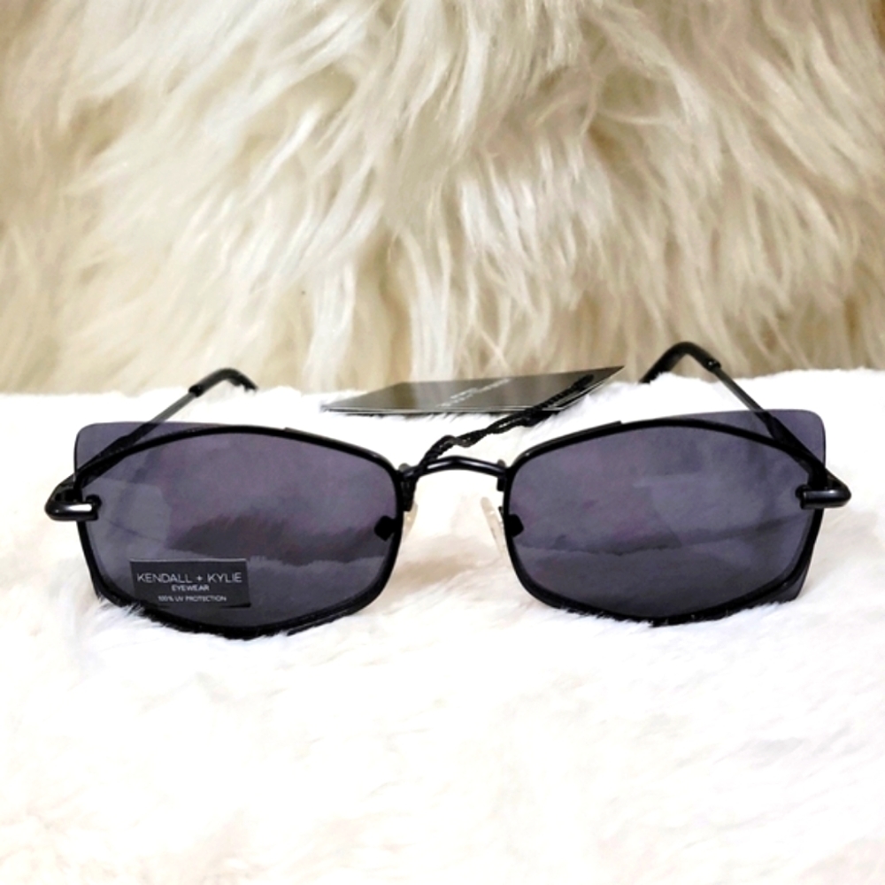 Kendall & Kylie, sunglasses